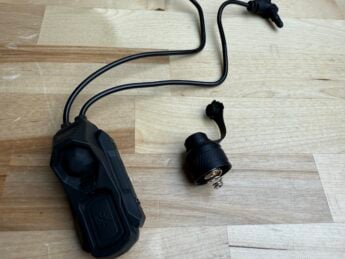 LE Trade-In: Unity Tactical AXON Dual Button Remote Switch Surefire / Crane Picatinny AXN-SI7B + Surefire UE Tailcap